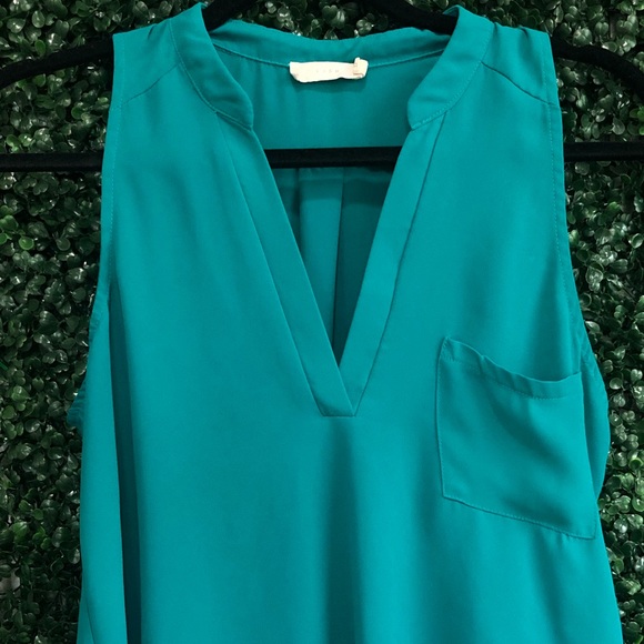 Top - Picture 3 of 8